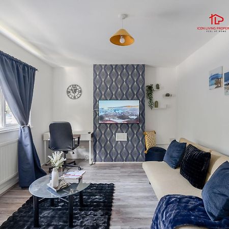 Spacious 1 Bed Flat For Contractors Leisure And Relocation Guests By Icon Living Properties Short Lets And Serviced Accommodation Barking Exteriér fotografie